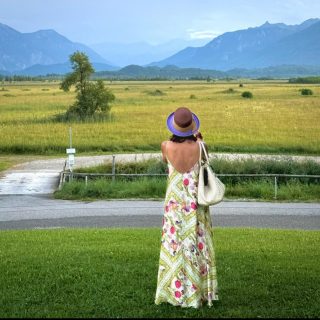 Sommerabend im Murnauer Moos. 
Fußläufig ab SCHELLENWIES*****.
Willkommen Auszeit am Alpenrand!
#murnauermoos 
#oberbayern 
#blauesland 
#auszeitfürdich 
#kraftortefürdieseele