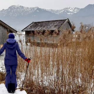 Wintertag am Kochelsee.
Unweit vom SCHELLENWIES*****.
#stille
#pfaffenwinkel 
#auszeitfürdieseele 
#alpenliebe 
#schlehdorf